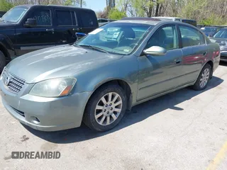 2005 Nissan Altima 2.5 S with VIN 1N4AL11DX5C269251, listed as a IAAI auction lot 41979332 with 236,068 mi miles. Bid and sale history available at carsss.com. Image 2.