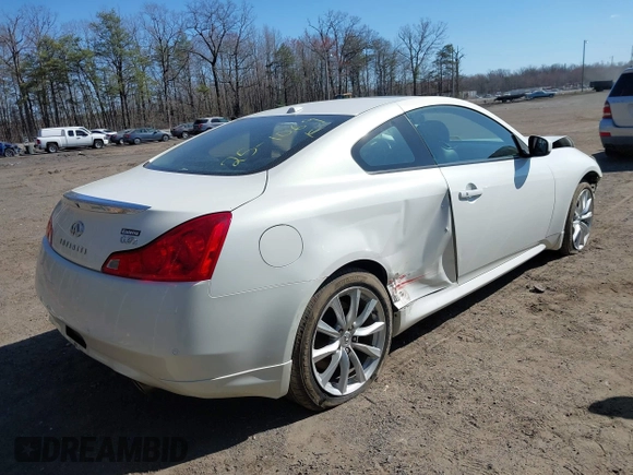 2011 Infiniti G37 Coupe x with VIN JN1CV6EL1BM262225, listed as a IAAI auction lot 41889322 with 105,782 mi miles. Bid and sale history available at carsss.com. Image 4.