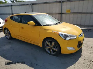 2016 Hyundai Veloster z VIN KMHTC6ADXGU265581, wystawiony jako Copart lot #57428485 z przebiegiem 125 612 mil mil oraz Tytuł czysty. Historia ofert i sprzedaży dostępna na DreamBid. Obrazek 4.