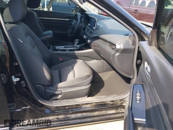 2020 Nissan Altima SV with VIN 1N4BL4DV7LC247666, listed as a IAAI auction lot 42009248 with 77,356 mi miles and . Bid and sale history available at DreamBid. Image 5.