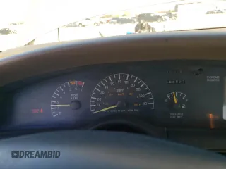 1999 Pontiac Bonneville SE z VIN 1G2HX52K4XH247855, wystawiony jako Copart lot #72559044 z przebiegiem 160 677 mil mil oraz Szkoda całkowita • Salvage title. Historia ofert i sprzedaży dostępna na DreamBid. Obrazek 9.