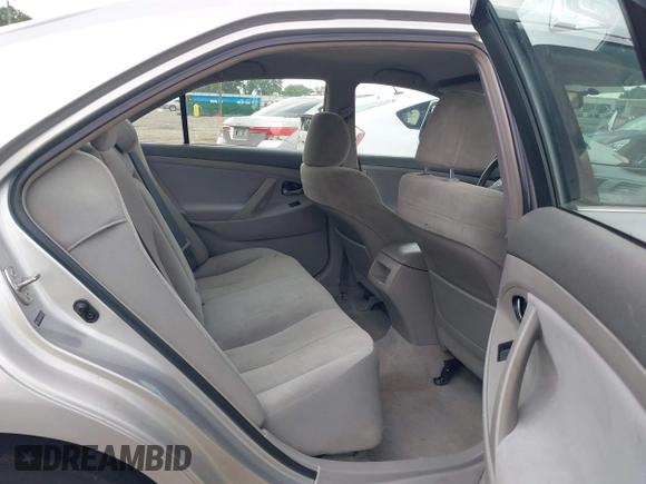 2007 Toyota Camry CE z VIN 4T1BE46K67U138778, wystawiony jako IAAI lot #42400763 z przebiegiem 191 729 mil mil oraz . Historia ofert i sprzedaży dostępna na DreamBid. Obrazek 8.
