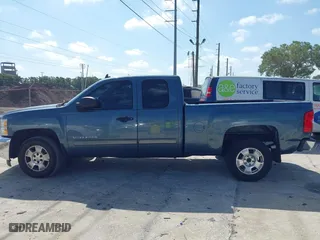 2013 Chevrolet Silverado 1500 LT with VIN 1GCRCSE08DZ117684, listed as a IAAI auction lot 41940484 with 192,374 mi miles. Bid and sale history available at carsss.com. Image 14.