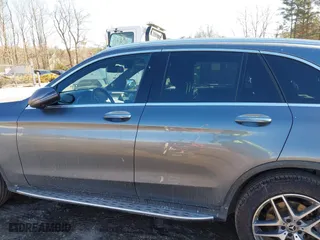 2017 Mercedes-Benz GLC with VIN WDC0G4KB3HF236419, listed as a IAAI auction lot 41430960 with 49,330 mi miles. Bid and sale history available at carsss.com. Image 14.