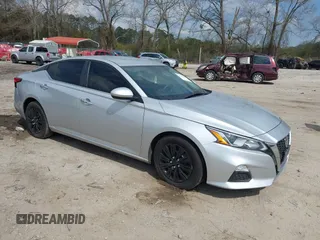 2020 Nissan Altima 2.5 S with VIN 1N4BL4BVXLC208122, listed as a IAAI auction lot 41652097 with 121,291 mi miles. Bid and sale history available at carsss.com. Image 1.