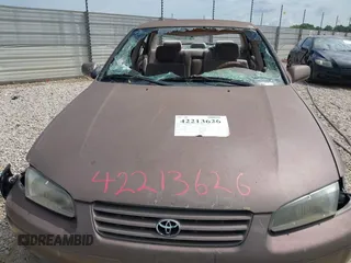 1999 Toyota Camry LE z VIN JT2BF28K9X0216439, wystawiony jako IAAI lot #42213626 z przebiegiem 280 812 mil mil oraz . Historia ofert i sprzedaży dostępna na DreamBid. Obrazek 6.