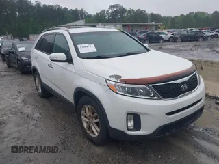 2014 Kia Sorento LX with VIN 5XYKT4A70EG489682, listed as a IAAI auction lot 42088723 with 180,471 mi miles and . Bid and sale history available at carsss.com. Image 1.