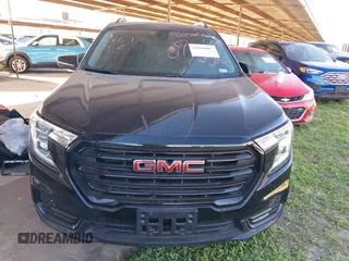 2024 GMC Terrain SLE z VIN 3GKALMEG7RL349511, wystawiony jako IAAI lot #41949087 z przebiegiem 8 574 mil mil oraz . Historia ofert i sprzedaży dostępna na DreamBid. Obrazek 6.