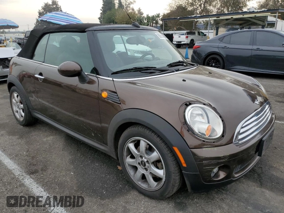 2009 MINI Convertible с VIN WMWMR335X9TU96627, выставлен на аукционе Copart как лот 86551094 с пробегом 91 843 миль миль и Чистый • Clean title. История ставок и продаж доступна на DreamBid. Изображение 4.