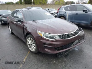 2017 Kia Optima EX z VIN 5XXGU4L3XHG129129, wystawiony jako IAAI lot #41533905 z przebiegiem 225 724 mil mil oraz . Historia ofert i sprzedaży dostępna na DreamBid. Obrazek 1.