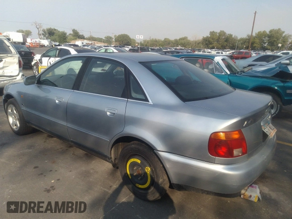 1998 Audi A4 с VIN WAUED68D6WA002176, выставлен на аукционе IAAI как лот 31091672 с пробегом 168 848 миль миль и . История ставок и продаж доступна на DreamBid. Изображение 3.