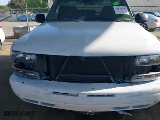 2002 Chevrolet Silverado 1500 LS with VIN 2GCEC19V721427846, listed as a IAAI auction lot 41870706 with 1 mi miles. Bid and sale history available at carsss.com. Image 12.