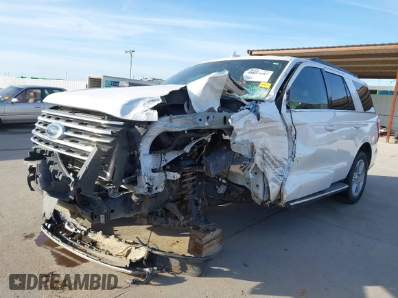 2018 Ford Expedition XLT with VIN 1FMJU1HT5JEA18863, listed as a IAAI auction lot 41815687 with 96,544 mi miles. Bid and sale history available at carsss.com. Image 2.