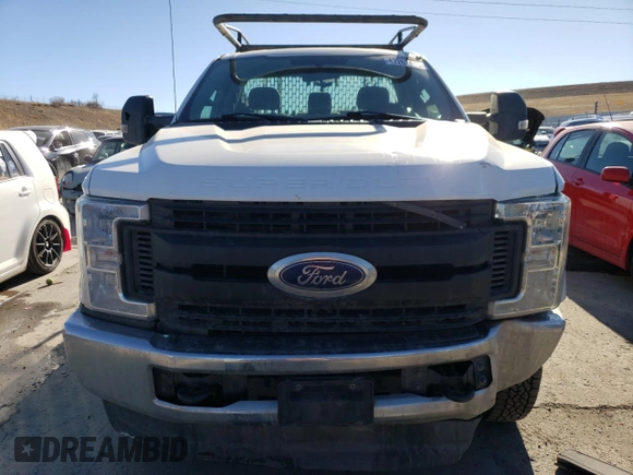 2018 Ford F-250 XLT z VIN 1FTBF2B6XJEB19683, wystawiony jako Copart lot #47262445 z przebiegiem 191 279 mil mil oraz Szkoda całkowita • Salvage title. Historia ofert i sprzedaży dostępna na DreamBid. Obrazek 5.