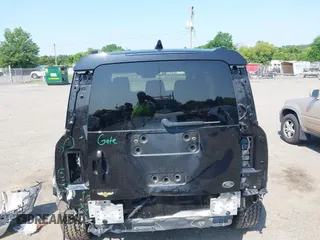 2020 Land Rover Defender S с VIN SALEJEEX0L2015668, выставлен на аукционе IAAI как лот 42419724 с пробегом 53 962 миль миль и . История ставок и продаж доступна на DreamBid. Изображение 17.