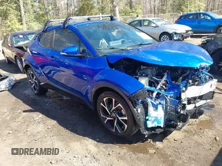 2019 Toyota C-HR XLE with VIN NMTKHMBX3KR094960, listed as a IAAI auction lot 41680584 with 88,586 mi miles. Bid and sale history available at carsss.com. Image 1.