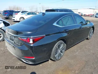 2024 Lexus ES 350 z VIN 58ADZ1B11RU182353, wystawiony jako IAAI lot #41767604 z przebiegiem 20 825 mil mil oraz . Historia ofert i sprzedaży dostępna na DreamBid. Obrazek 4.