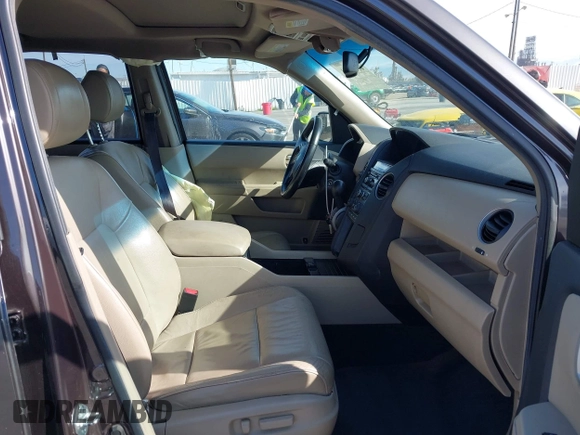 2013 Honda Pilot EX-L with VIN 5FNYF3H57DB031983, listed as a IAAI auction lot 41912221 with 148,908 mi miles. Bid and sale history available at carsss.com. Image 5.