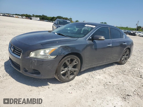 2013 Nissan Maxima SV z VIN 1N4AA5AP9DC838726, wystawiony jako Copart lot #56912305 z przebiegiem 131 149 mil mil oraz Szkody całkowita. Historia ofert i sprzedaży dostępna na DreamBid. Obrazek 1.