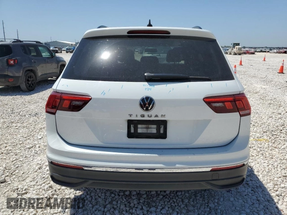 2022 Volkswagen Tiguan S with VIN 3VV1B7AXXNM011256, listed as a Copart auction lot 52536495 with 113,479 mi miles and Clean title. Bid and sale history available at DreamBid. Image 6.