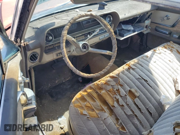 1963 Cadillac DeVille z VIN 63N073265, wystawiony jako Copart lot #58598785 z przebiegiem 79 382 mil mil oraz Czysty tytuł • Clean title. Historia ofert i sprzedaży dostępna na DreamBid. Obrazek 8.