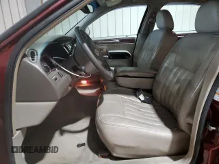 2004 Lincoln Town Car Signature z VIN 1LNHM81W54Y612626, wystawiony jako Copart lot #58399055 z przebiegiem 96 853 mil mil oraz Szkoda całkowita • Salvage title. Historia ofert i sprzedaży dostępna na DreamBid. Obrazek 7.