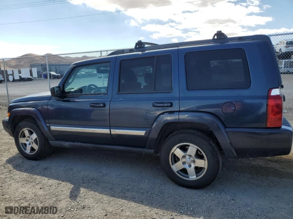 2010 Jeep Commander Sport with VIN 1J4RG4GK2AC131622, listed as a Copart auction lot 68500434 with 214,103 mi miles and Salvage Title. Bid and sale history available at carsss.com. Image 2.