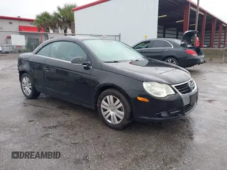 2008 Volkswagen Eos Turbo z VIN WVWBA71FX8V019087, wystawiony jako IAAI lot #41373924 z przebiegiem 147 840 mil mil oraz . Historia ofert i sprzedaży dostępna na DreamBid. Obrazek 1.