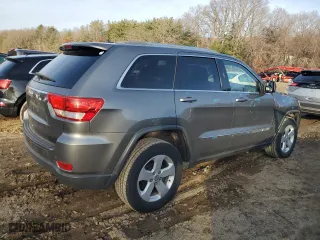 2011 Jeep Grand Cherokee Laredo with VIN 1J4RR4GG7BC735884, listed as a Copart auction lot 85525744 with 117,637 mi miles and Clean Title. Bid and sale history available at carsss.com. Image 3.
