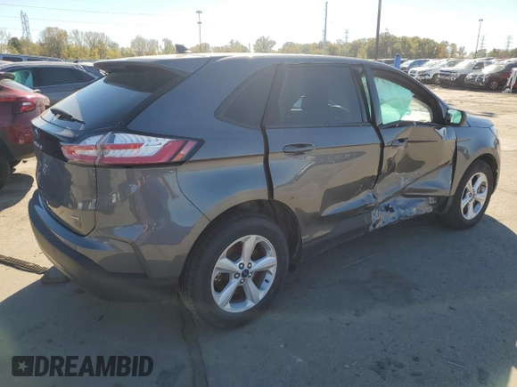 2021 Ford Edge SE z VIN 2FMPK4G98MBA23711, wystawiony jako Copart lot #76259054 z przebiegiem 20 879 mil mil oraz Czysty tytuł • Clean title. Historia ofert i sprzedaży dostępna na DreamBid. Obrazek 3.
