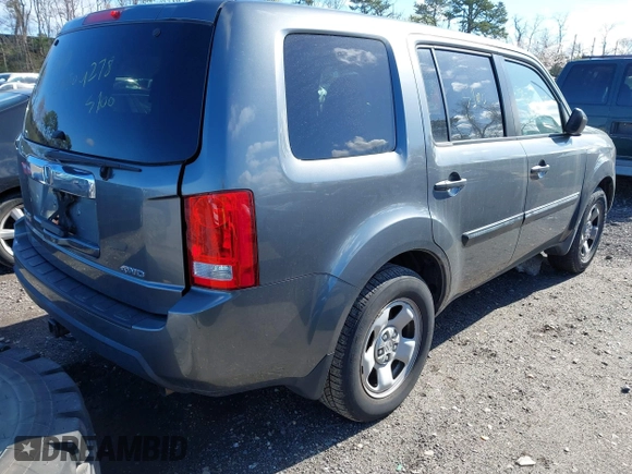 2011 Honda Pilot LX with VIN 5FNYF4H29BB031413, listed as a IAAI auction lot 42141970 with Not Provided miles and . Bid and sale history available at DreamBid. Image 4.