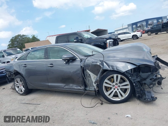 2019 Jaguar XJ Portfolio with VIN SAJWA2G75K8W19401, listed as a IAAI auction lot 42214533 with 64,909 mi miles and . Bid and sale history available at DreamBid. Image 14.
