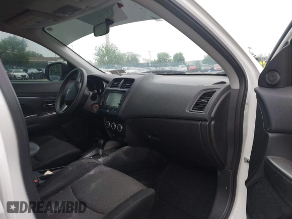 2018 Mitsubishi Outlander ES z VIN JA4AP3AU6JU011611, wystawiony jako IAAI lot #42191132 z przebiegiem 88 747 mil mil oraz . Historia ofert i sprzedaży dostępna na DreamBid. Obrazek 5.