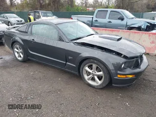 2008 Ford Mustang GT Deluxe with VIN 1ZVHT82HX85117723, listed as a IAAI auction lot 42015967 with 120,406 mi miles and . Bid and sale history available at carsss.com. Image 1.