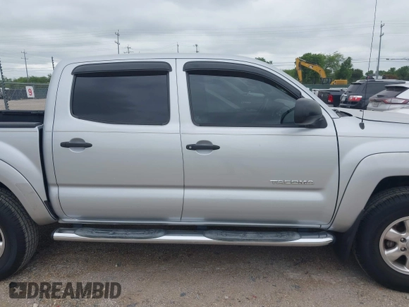 2007 Toyota Tacoma PreRunner z VIN 3TMJU62N37M033683, wystawiony jako IAAI lot #42383346 z przebiegiem 138 683 mil mil oraz . Historia ofert i sprzedaży dostępna na DreamBid. Obrazek 13.