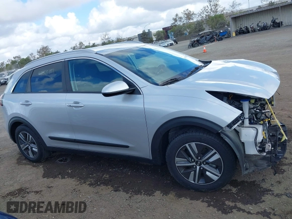 2021 Kia Niro LX with VIN KNDCB3LC2M5472028, listed as a IAAI auction lot 40884859 with 19,985 mi miles. Bid and sale history available at carsss.com. Image 14.