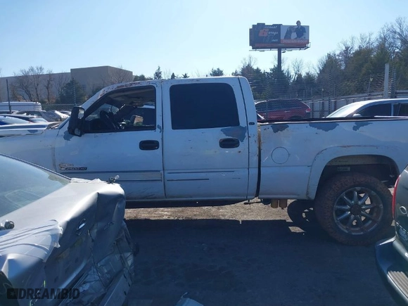 2006 Chevrolet Silverado 2500HD LT3 with VIN 1GCHK23D96F239656, listed as a IAAI auction lot 41119070 with NaN miles. Bid and sale history available at carsss.com. Image 13.