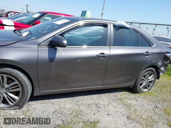 2015 Toyota Camry XLE z VIN 4T1BF1FK3FU960674, wystawiony jako IAAI lot #41721182 z przebiegiem 96 300 mil mil oraz . Historia ofert i sprzedaży dostępna na DreamBid. Obrazek 15.
