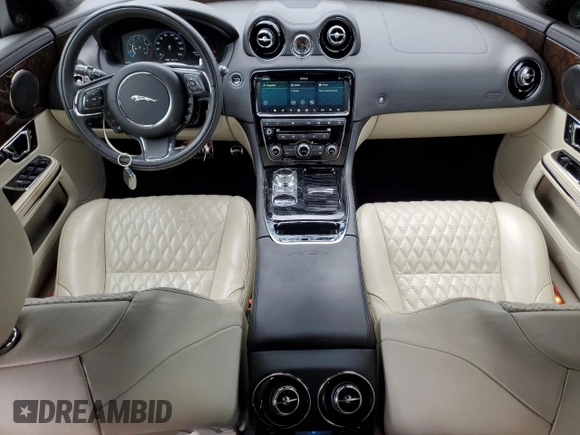 2019 Jaguar XJ Portfolio with VIN SAJWA2G77K8W17956, listed as a Copart auction lot 71780024 with 41,462 mi miles and Salvage Title. Bid and sale history available at DreamBid. Image 8.
