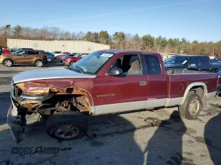 2000 Dodge Dakota SLT with VIN 1B7GG22X7YS639007, listed as a Copart auction lot 84829204 with 148,408 mi miles and Salvage Title. Bid and sale history available at carsss.com. Image 1.
