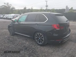 2017 BMW X5 xDrive35i z VIN 5UXKR0C58H0U55596, wystawiony jako IAAI lot #40291461 z przebiegiem 97 720 mil mil oraz . Historia ofert i sprzedaży dostępna na DreamBid. Obrazek 3.