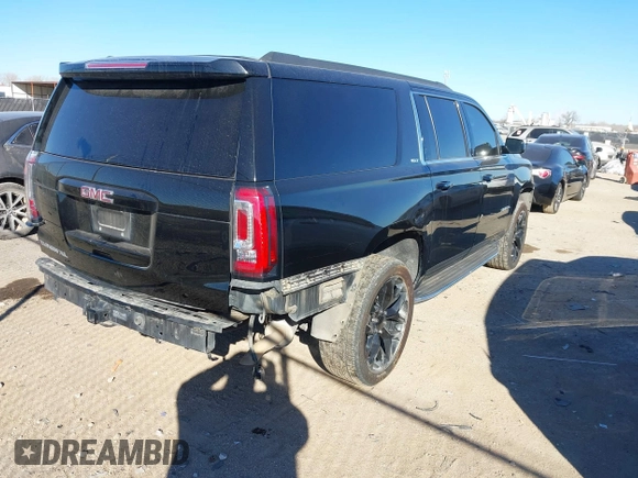 2019 GMC Yukon XL SLT with VIN 1GKS1GKC3KR380153, listed as a IAAI auction lot 41360225 with 152,304 mi miles. Bid and sale history available at carsss.com. Image 4.