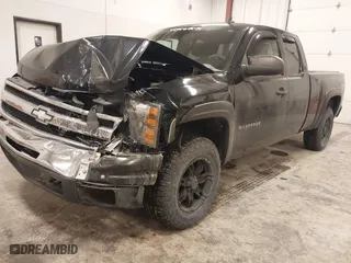 2010 Chevrolet Silverado 1500 LT with VIN 1GCSKSE30AZ132965, listed as a IAAI auction lot 41532816 with 224,632 mi miles. Bid and sale history available at carsss.com. Image 17.