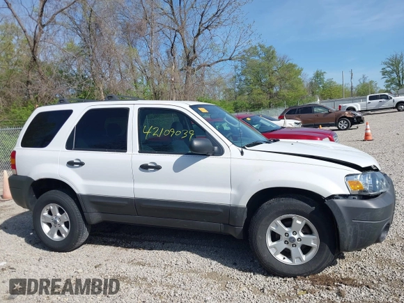 2006 Ford Escape XLT с VIN 1FMYU03166KB00592, выставлен на аукционе IAAI как лот 42109039 с пробегом 113 961 миль миль и . История ставок и продаж доступна на DreamBid. Изображение 14.