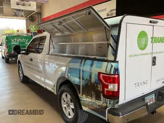 2019 Ford F-150 XL z VIN 1FTEX1C46KKE17958, wystawiony jako IAAI lot #42003368 z przebiegiem 169 210 mil mil oraz . Historia ofert i sprzedaży dostępna na DreamBid. Obrazek 1.