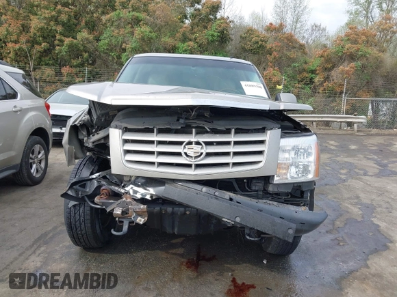 2002 Cadillac Escalade z VIN 1GYEK63N02R131870, wystawiony jako IAAI lot #41889300 z przebiegiem 328 013 mil mil oraz . Historia ofert i sprzedaży dostępna na DreamBid. Obrazek 12.