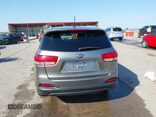 2016 Kia Sorento LX with VIN 5XYPG4A3XGG120676, listed as a IAAI auction lot 40568581 with 179,418 mi miles. Bid and sale history available at carsss.com. Image 17.