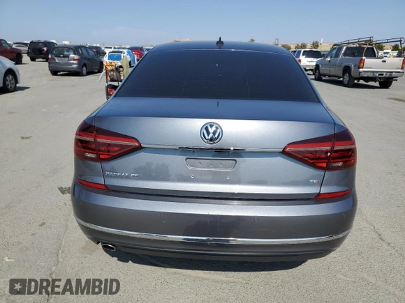 2017 Volkswagen Passat SE z VIN 1VWGT7A39HC003302, wystawiony jako Copart lot #59680985 z przebiegiem 68 919 mil mil oraz Szkoda całkowita • Salvage title. Historia ofert i sprzedaży dostępna na DreamBid. Obrazek 6.