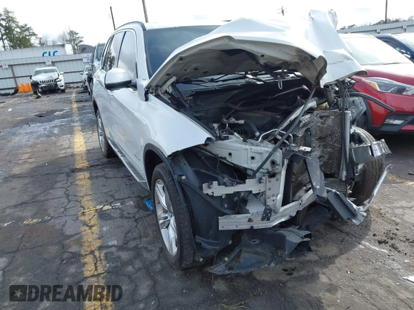 2016 BMW X5 xDrive35i with VIN 5UXKR0C57G0P26663, listed as a IAAI auction lot 41769670 with 1 mi miles. Bid and sale history available at carsss.com. Image 1.