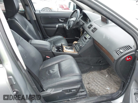 2012 Volvo XC90 with VIN YV4952CZ5C1622023, listed as a IAAI auction lot 41723883 with 188,644 mi miles and . Bid and sale history available at DreamBid. Image 5.